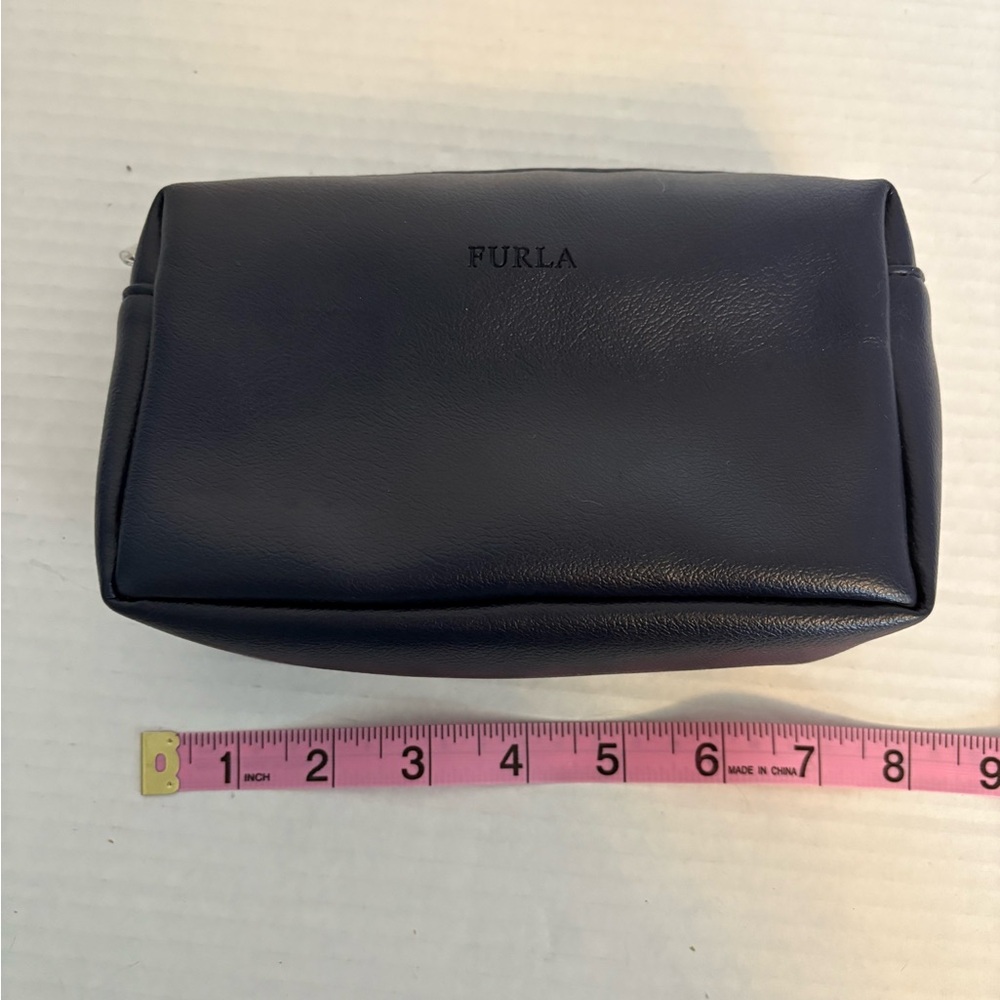 Furla Navy airline cosmetic case with eye mask - Picture 2 of 6